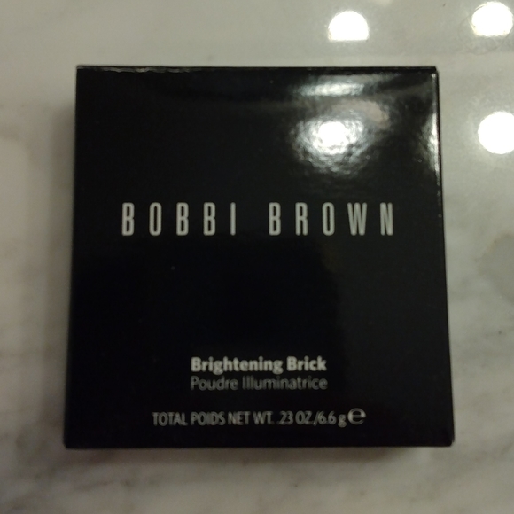Bobbi Brown Brightening Brick - Picture 3 of 6
